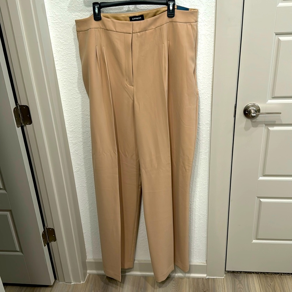 *BRAND NEW* Express high rise trouser, Flared